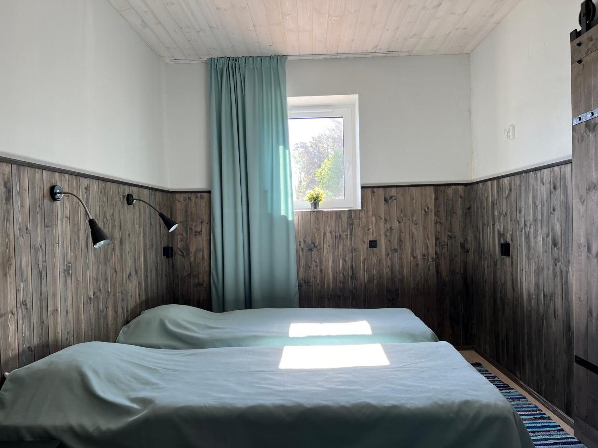 Kihnu Sadama Oeoemaja Guesthouse Lemsi Luaran gambar