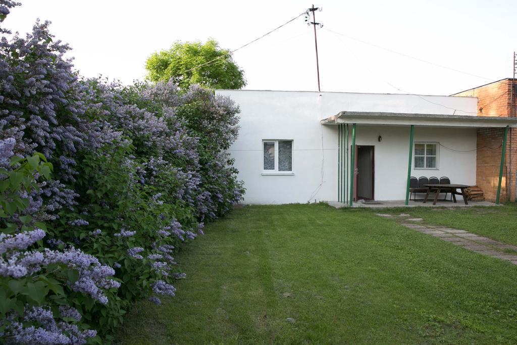 Kihnu Sadama Oeoemaja Guesthouse Lemsi Luaran gambar