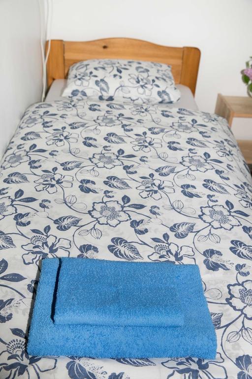 Kihnu Sadama Oeoemaja Guesthouse Lemsi Luaran gambar
